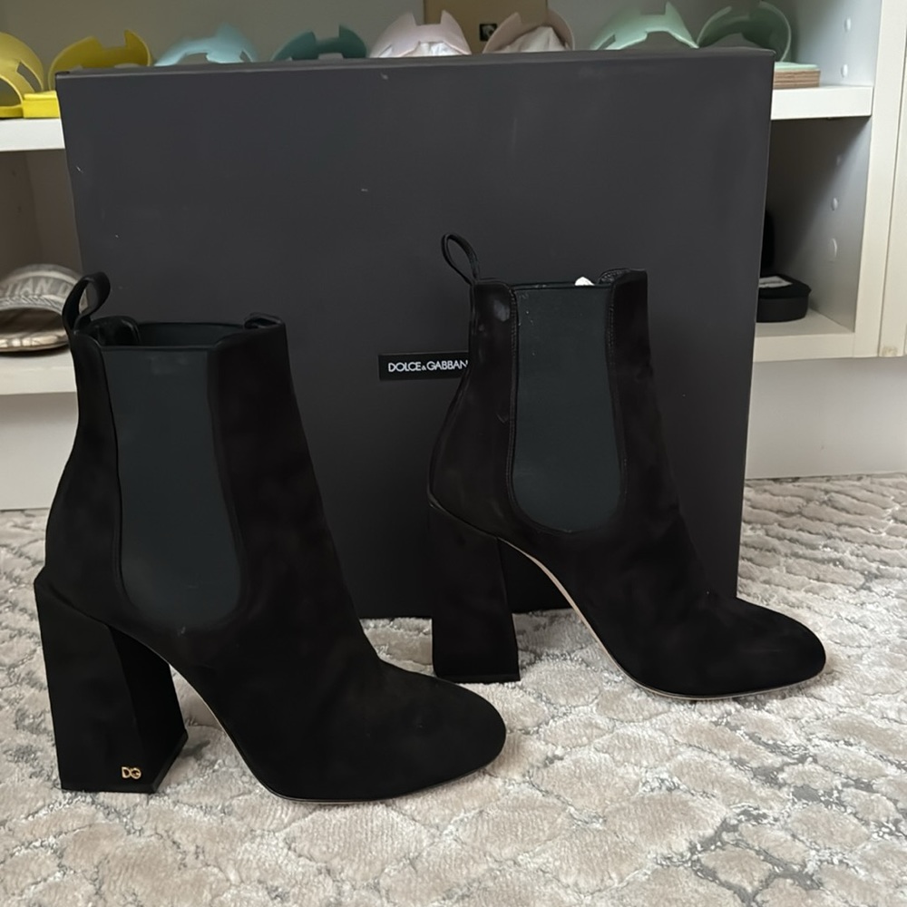 Dolce & Gabbana black suede boots - Picture 5 of 9